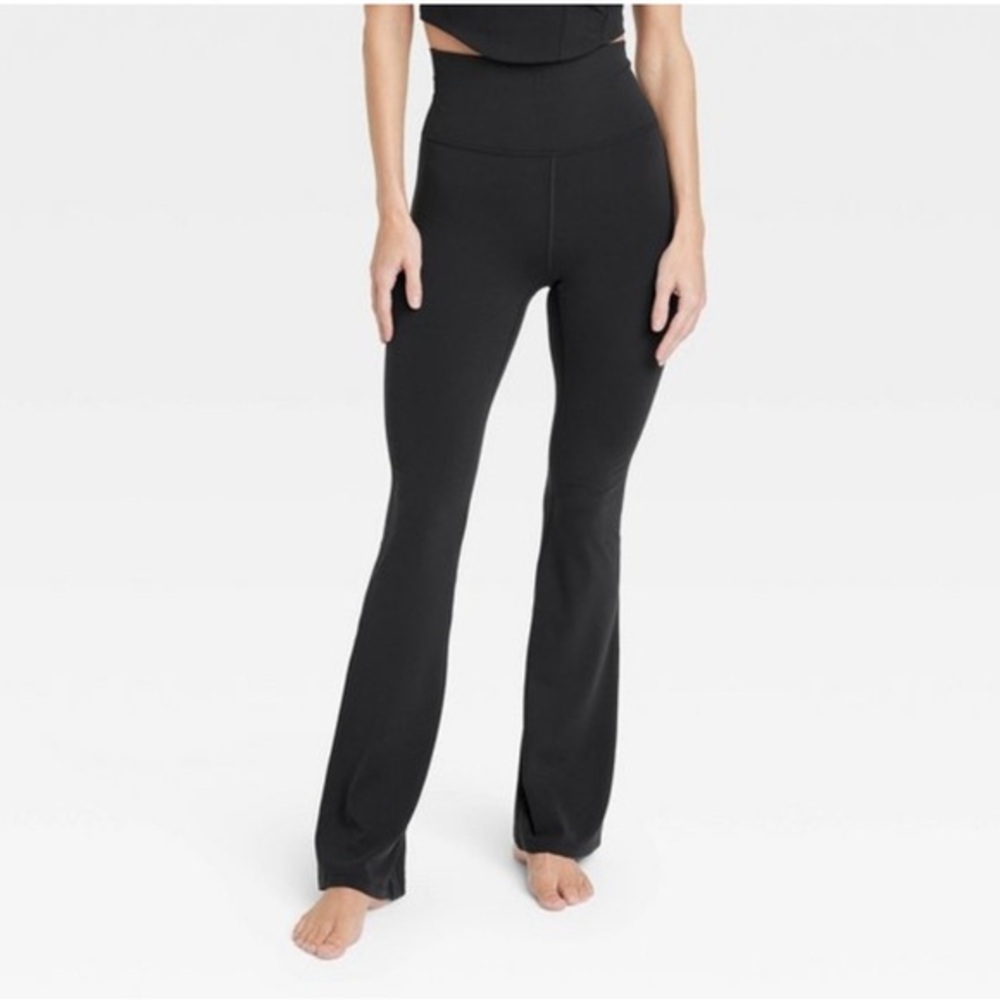 Black Everyday Soft Ultra High-Waisted Flare Pants with SPF XL